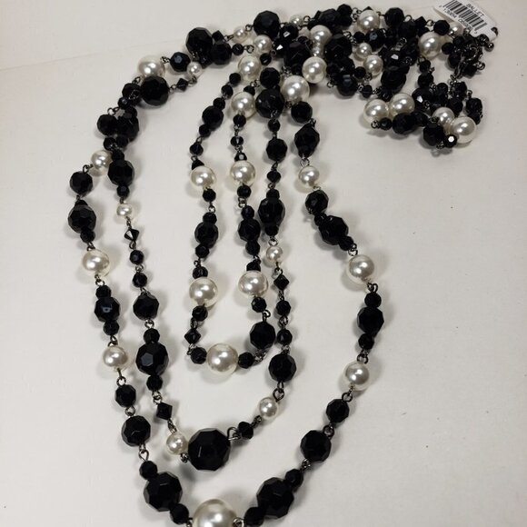 Stylish Multi-Layer Black and Off-White color Beaded Necklace - Elegant Women - Picture 6 of 9